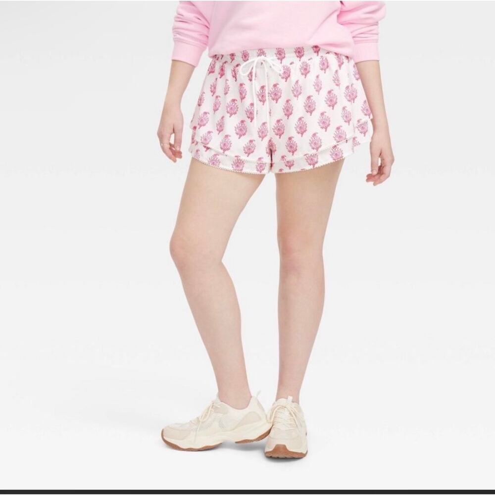 Roller Rabbit shorts NWT Size Large - Picture 2 of 5